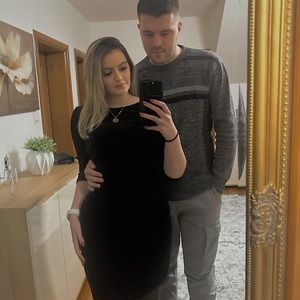 Meet your Posher, Leila